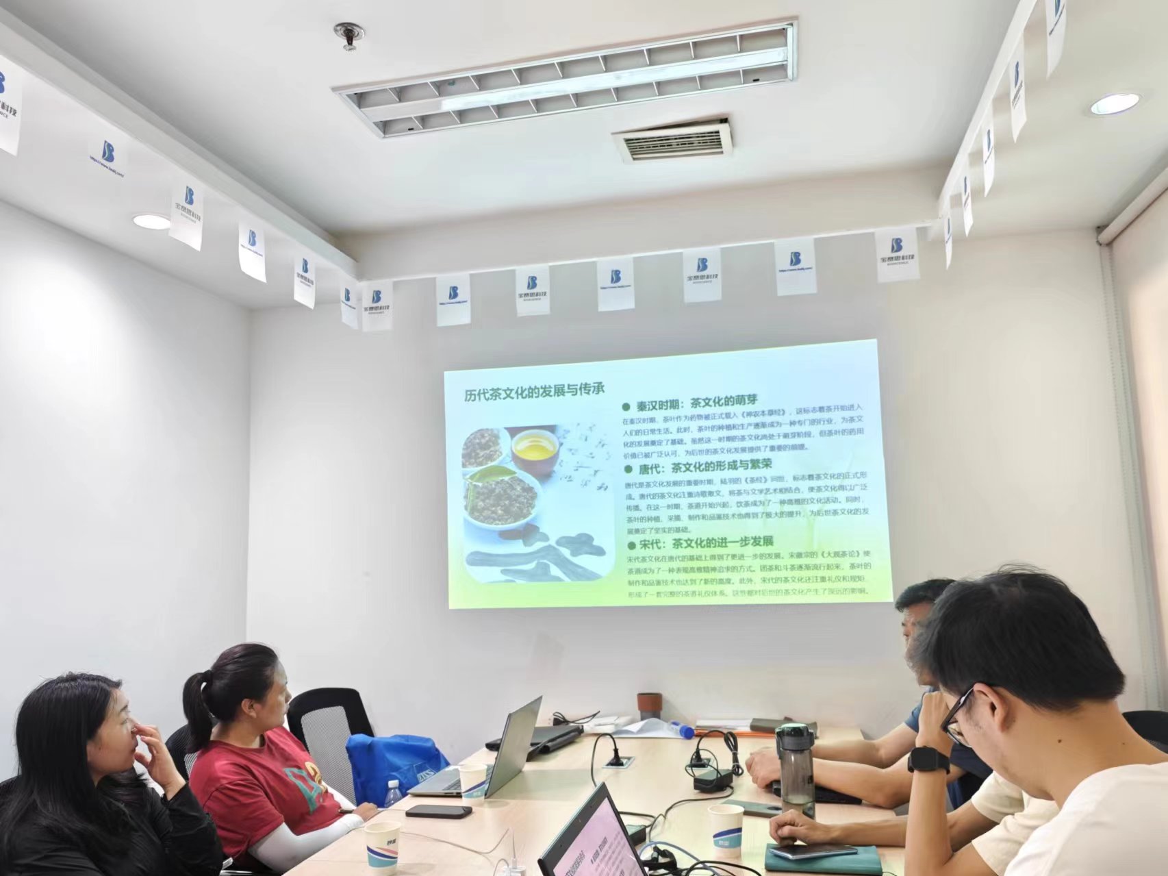 d4cd1e3bce56c440384279c3a1abc4e.jpg